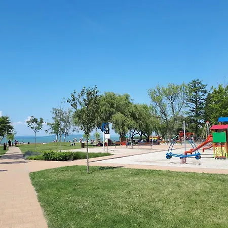 Gyoengyver Koezpontjanal Апартаменты *
